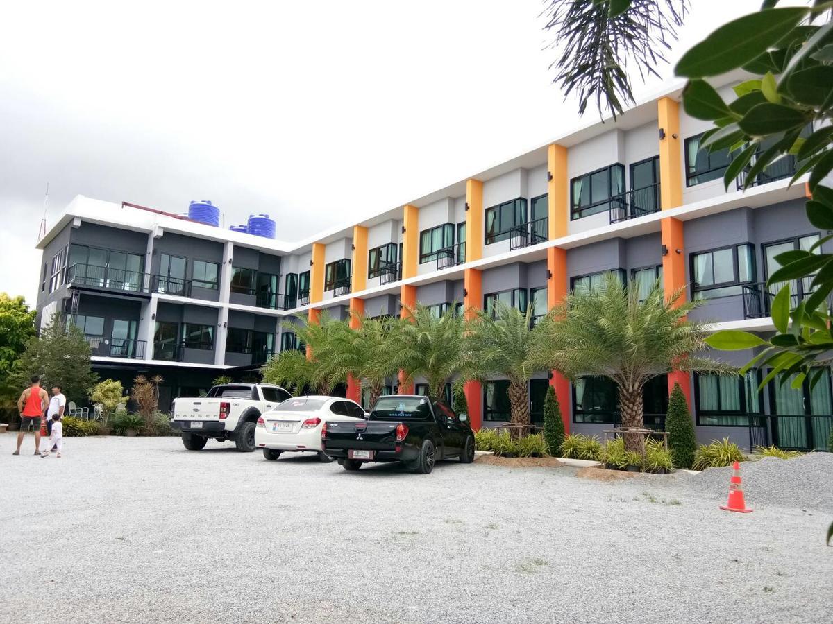Sor Kor Sor Resort Саттахип Экстерьер фото